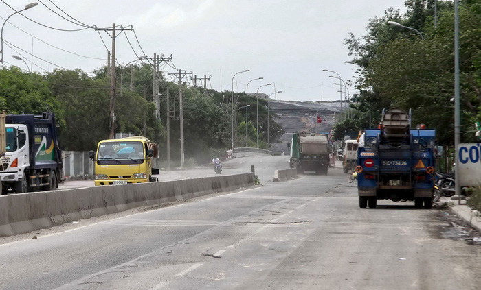Chủ[-]đầu[-]tư[-]khu[-]xử[-]lý[-]rác[-]ở[-]Đa[-]Phước:[-]Chỉ[-]chôn[-]lấp,[-]"đút[-]túi”[-]gần[-]100[-]tỉ/năm